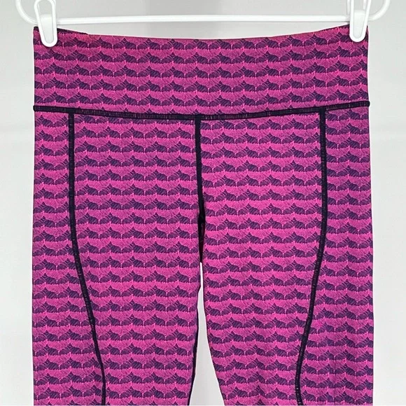 VINEYARD VINES ETCHED WHALE TAIL PERFORMANCE LEGGINGS PINK BLUE MEDIUM - Picture 3 of 8